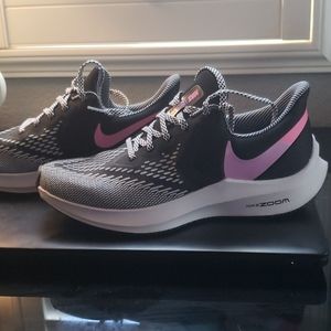 Nike Zoom Winflo womens 9